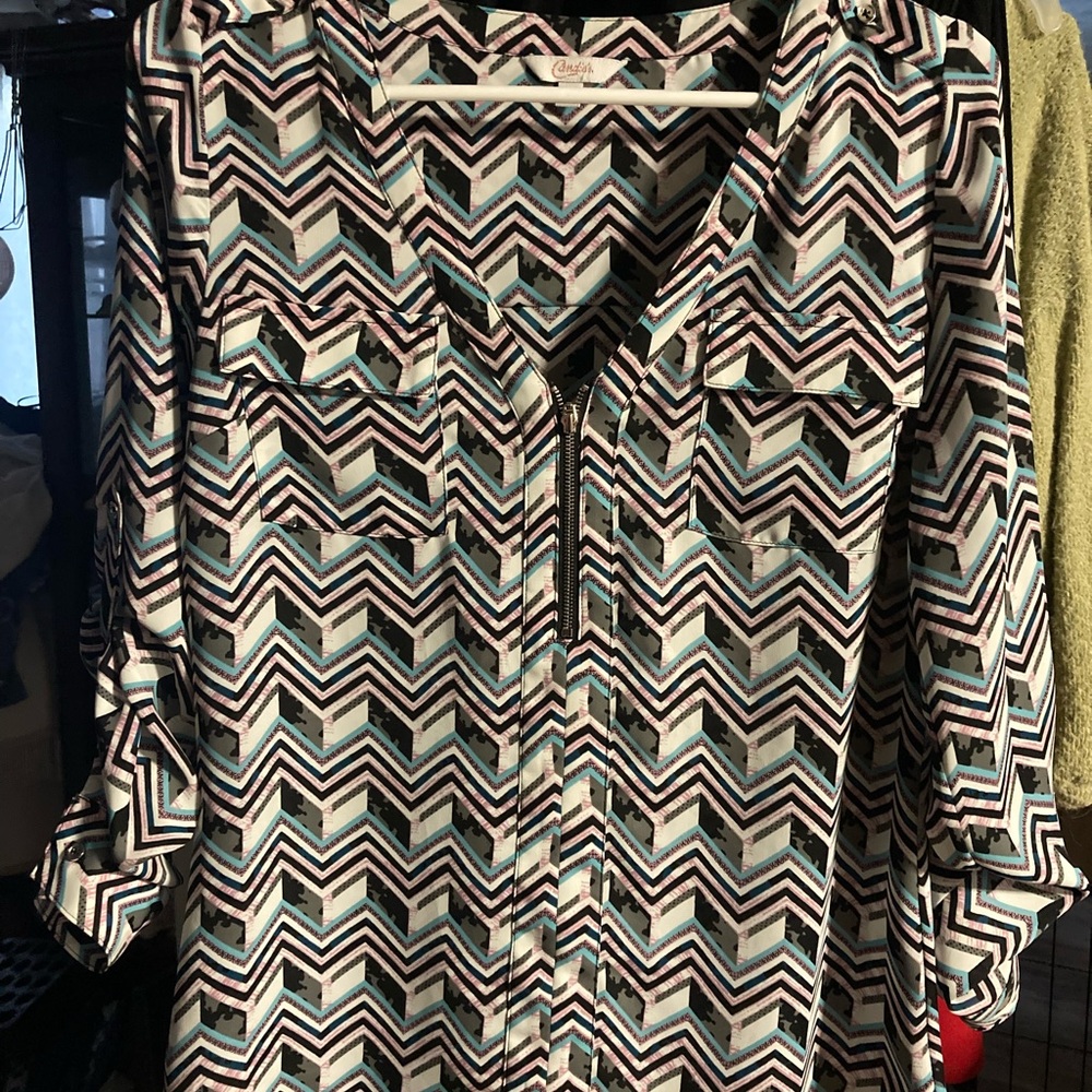 Candie's Chevron Patterned Top - Black, White, Blue